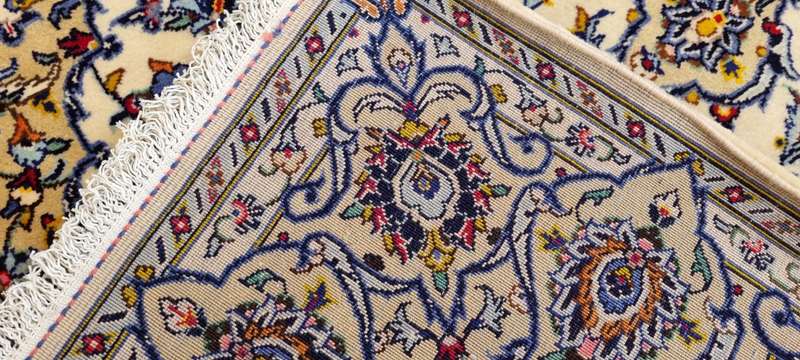 Very Fine Persian Kashan Carpet 220cm x 143cm Hand knotted