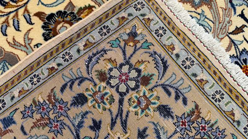Very Fine Persian Kashan Carpet 215cm x 138cm Hand knotted