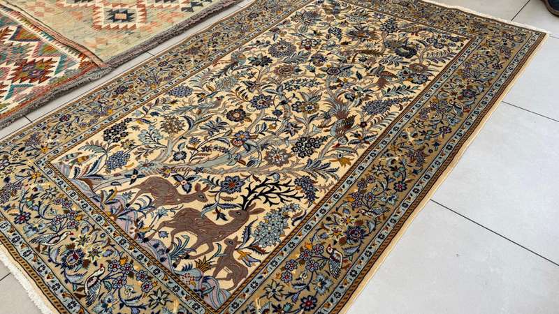 Very Fine Persian Kashan Carpet 215cm x 138cm Hand knotted