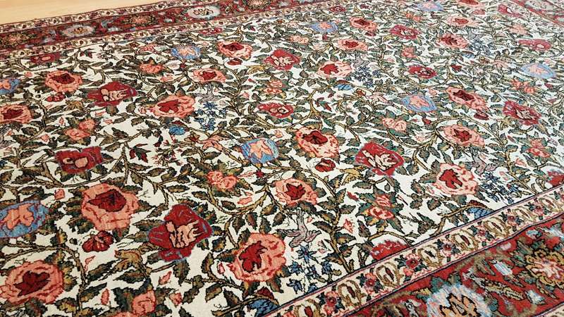 Very Fine Semi Antique Qum Carpet 200cm x 135cm Hand Knotted
