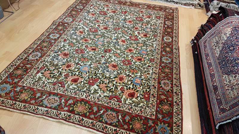 Very Fine Semi Antique Qum Carpet 200cm x 135cm Hand Knotted