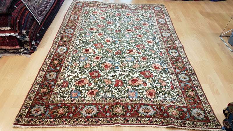 Very Fine Semi Antique Qum Carpet 200cm x 135cm Hand Knotted