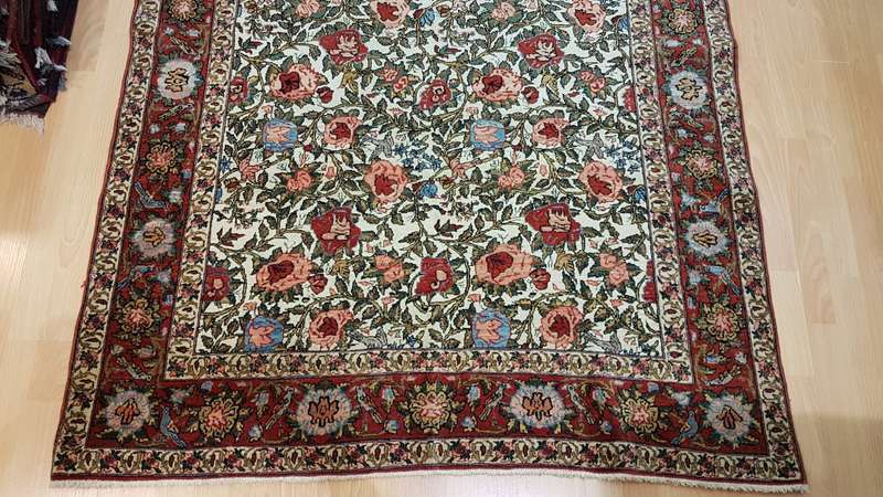 Very Fine Semi Antique Qum Carpet 200cm x 135cm Hand Knotted