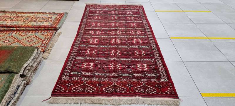 Very Fine Persian Turkaman Carpet 283cm x 128cm Hand Knotted