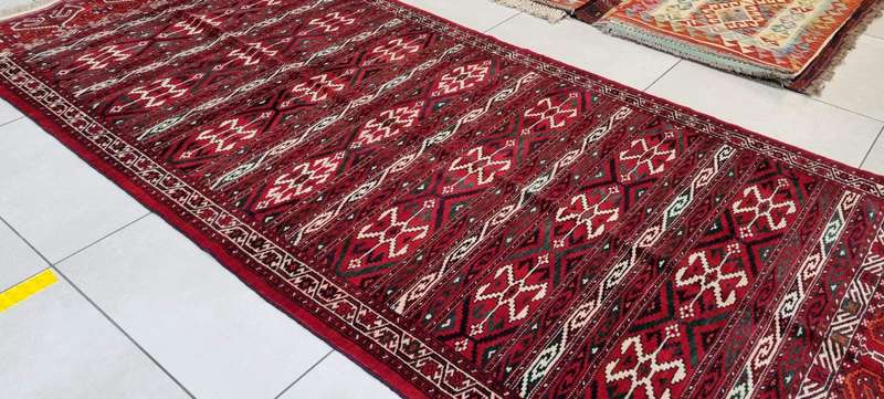 Very Fine Persian Turkaman Carpet 283cm x 128cm Hand Knotted