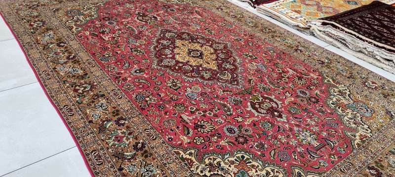 Very Fine Persian Tabriz Carpet 315cm x 197cm Hand Knotted