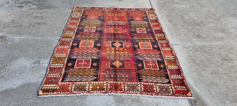 Persian Shiraz Carpet 196cm x 142cm Hand Knotted