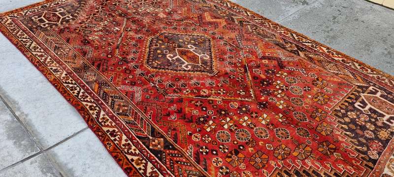 Persian Shiraz Carpet 245cm x 150cm Hand Knotted
