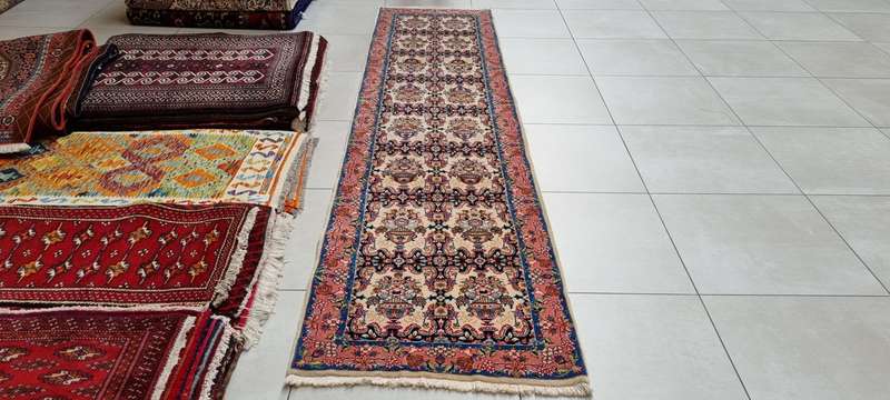 Persian Kashan Carpet 333cm x 80cm Hand Knotted