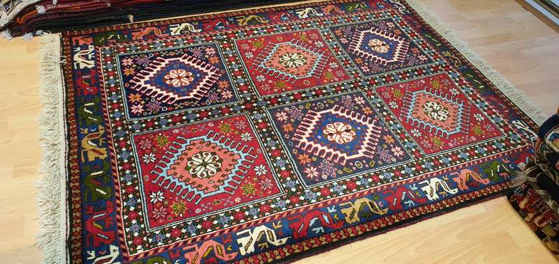Very Fine Persian Yalemeh Carpet 150cm x 115cm Hand Knotted