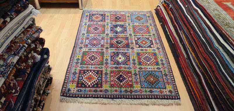 Very Fine Persian Yalemeh Carpet 150cm x 100cm Hand Knotted