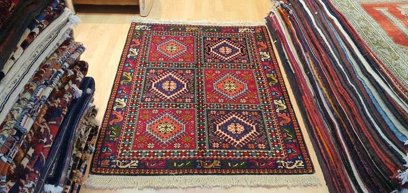 Very Fine Persian Yalemeh Carpet 150cm x 115cm Hand Knotted