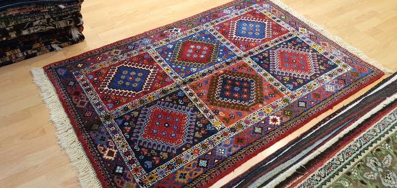 Very Fine Persian Yalemeh Carpet 150cm x 100cm Hand Knotted