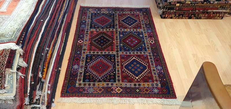 Very Fine Persian Yalemeh Carpet 150cm x 100cm Hand Knotted