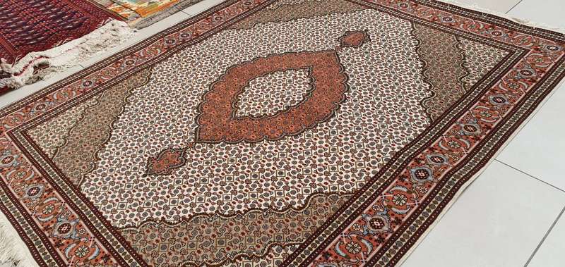 Fine Persian Tabriz Carpet 200cm x 150cm Hand Knotted