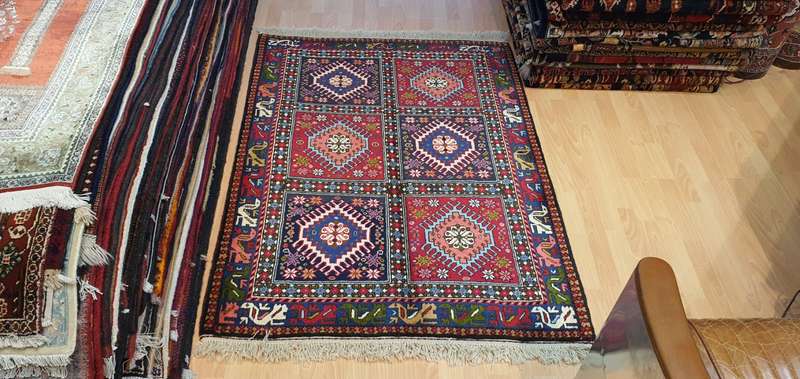 Very Fine Persian Yalemeh Carpet 150cm x 115cm Hand Knotted