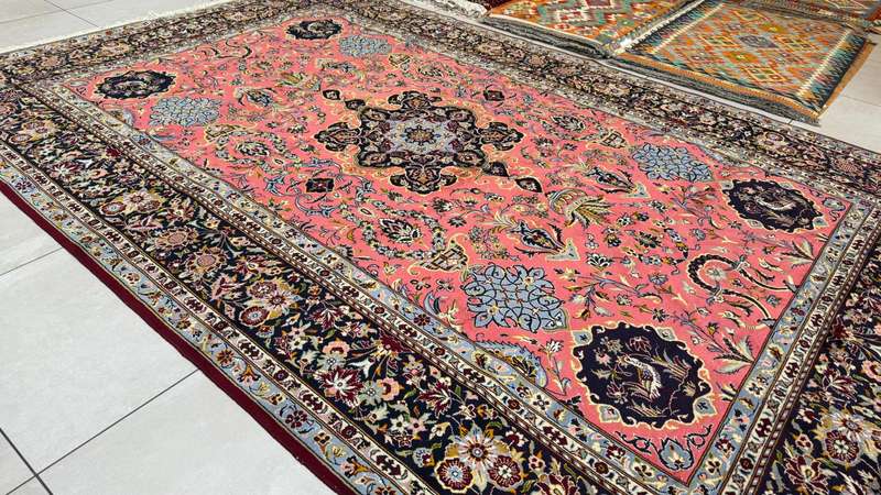 Very Fine Persian Kashan Carpet 335cm x 222cm Hand knotted