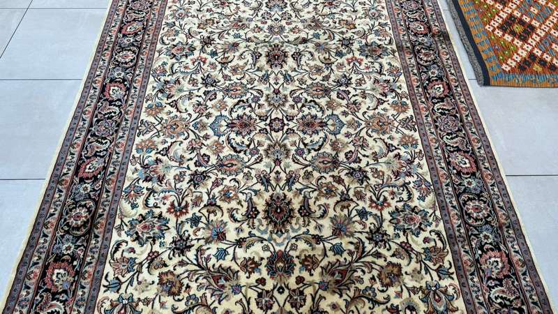 Very Fine Persian Mashhad Carpet  297cm x 203cm Hand-Knotted