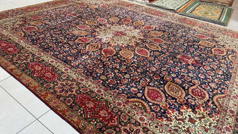 Very Fine Persian Tabriz Carpet 388cm x 290cm Hand Knotted