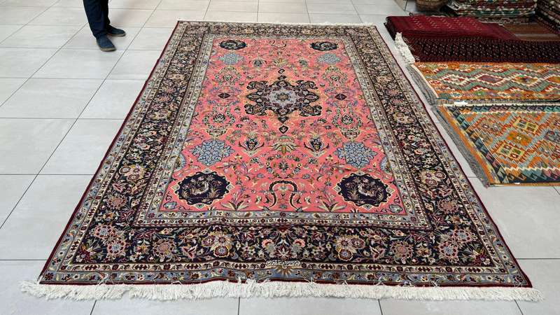 Very Fine Persian Kashan Carpet 335cm x 222cm Hand knotted
