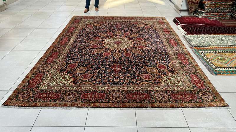 Very Fine Persian Tabriz Carpet 388cm x 290cm Hand Knotted