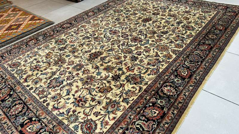 Very Fine Persian Mashhad Carpet  297cm x 203cm Hand-Knotted