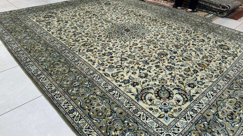 Persian Kashan Carpet  402cm x 311cm Hand-Knotted