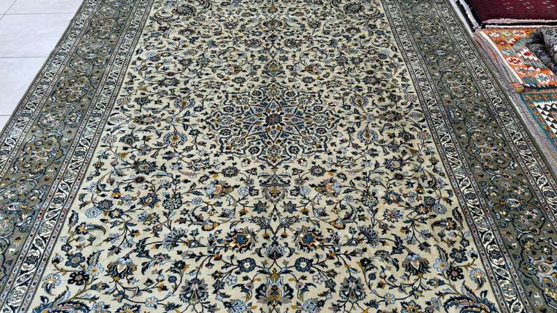 Persian Kashan Carpet  402cm x 311cm Hand-Knotted