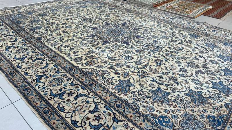 Fine Persian Nain Carpet 430cm x 310cm Hand Knotted