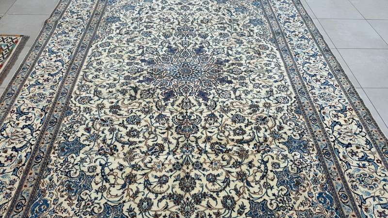 Fine Persian Nain Carpet 430cm x 310cm Hand Knotted