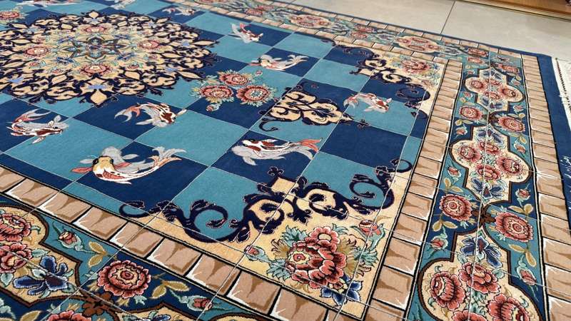 Extremely Fine Persian Isfahan Carpet 240cm x 153cm Hand Knotted