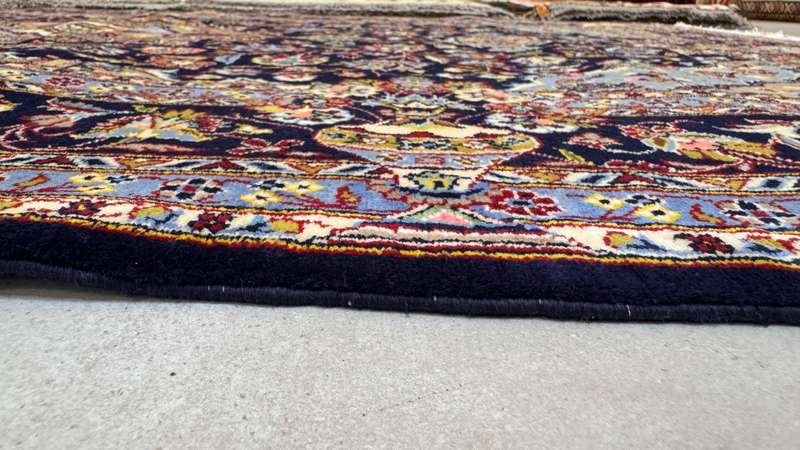 Very Fine Persian Kashan Carpet 222cm x 142cm Hand knotted