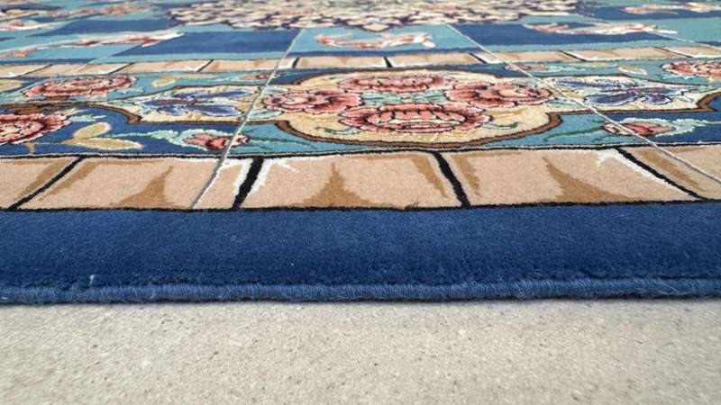 Extremely Fine Persian Isfahan Carpet 240cm x 153cm Hand Knotted