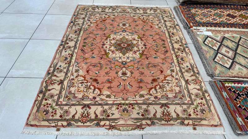 Very Fine Persian Tabriz Carpet 200cm x 150cm Hand Knotted