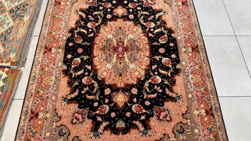 Very Fine Persian Tabriz Carpet 200cm x 150cm Hand Knotted