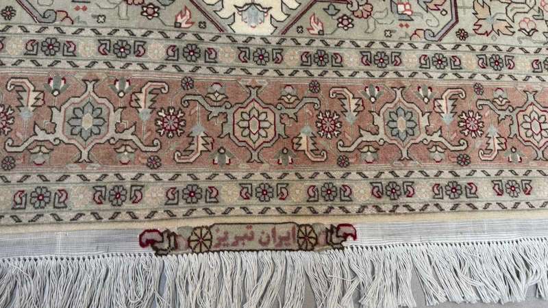Very Fine Persian Tabriz Carpet 200cm x 150cm Hand Knotted