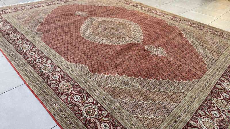 Very Fine Persian Tabriz Carpet 400cm x 300cm Hand Knotted