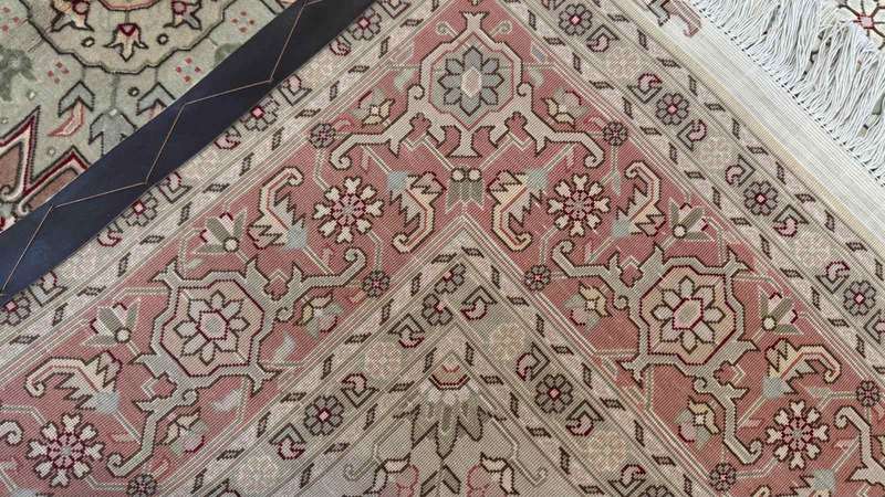 Very Fine Persian Tabriz Carpet 200cm x 150cm Hand Knotted
