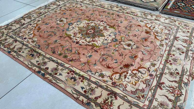 Very Fine Persian Tabriz Carpet 200cm x 150cm Hand Knotted