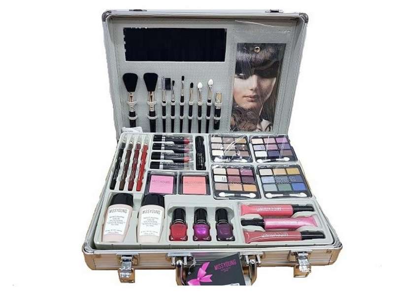 MISS YOUNG MAKE UP KIT