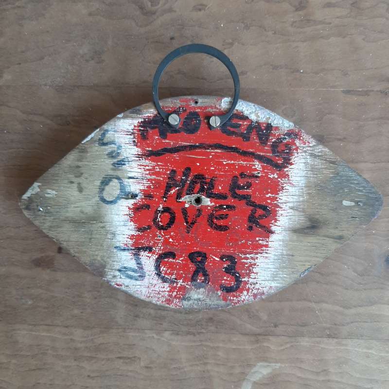 Red hanging hole cover shape