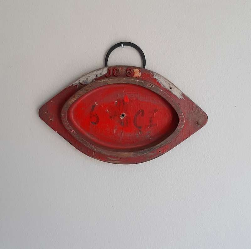 Red hanging hole cover shape