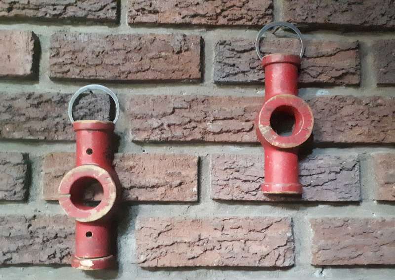 Red hanging toggle shapes