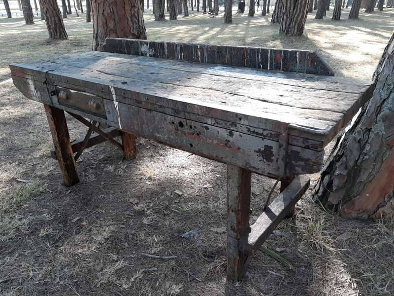 Artist Bench