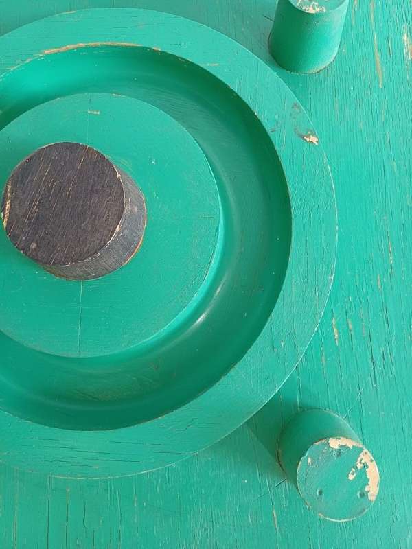 Green one dot - wood wall hanging
