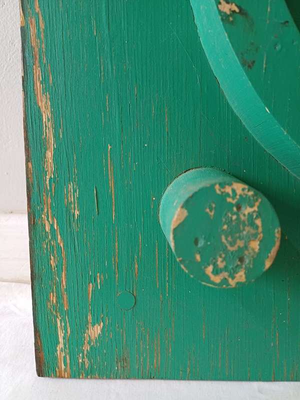Green one dot - wood wall hanging