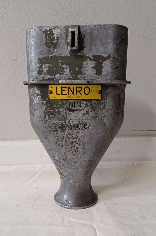 Lenro Plug casing for decor