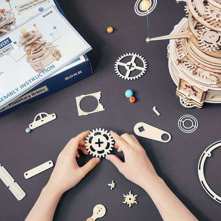 Robotime Mechanical Orrery Wooden Puzzle pcs - (316 Pieces)