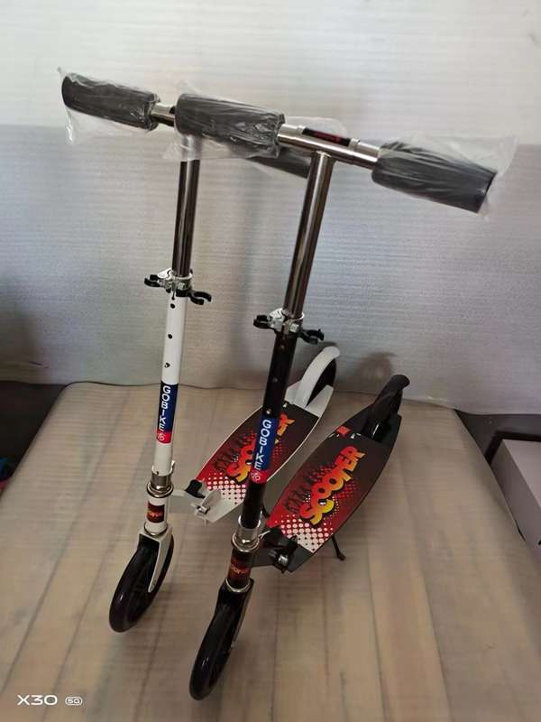 Foldable Adjustable Portable Ultra-Lightweight Kick Scooter