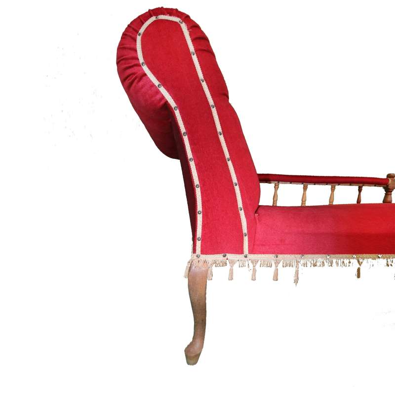 Queen Anne Style Chaise Lounge